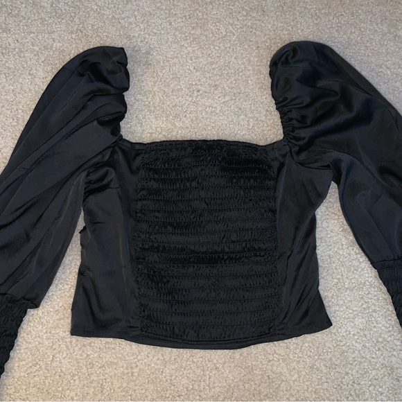 H&M Puff Sleeve Top - Picture 2 of 4